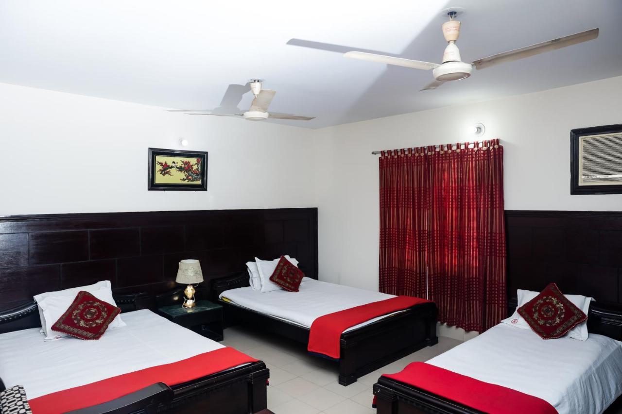 Deluxe Family Room